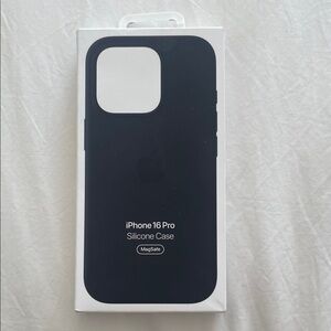 NEW Apple iPhone 16 Pro Silicone Case - MagSafe